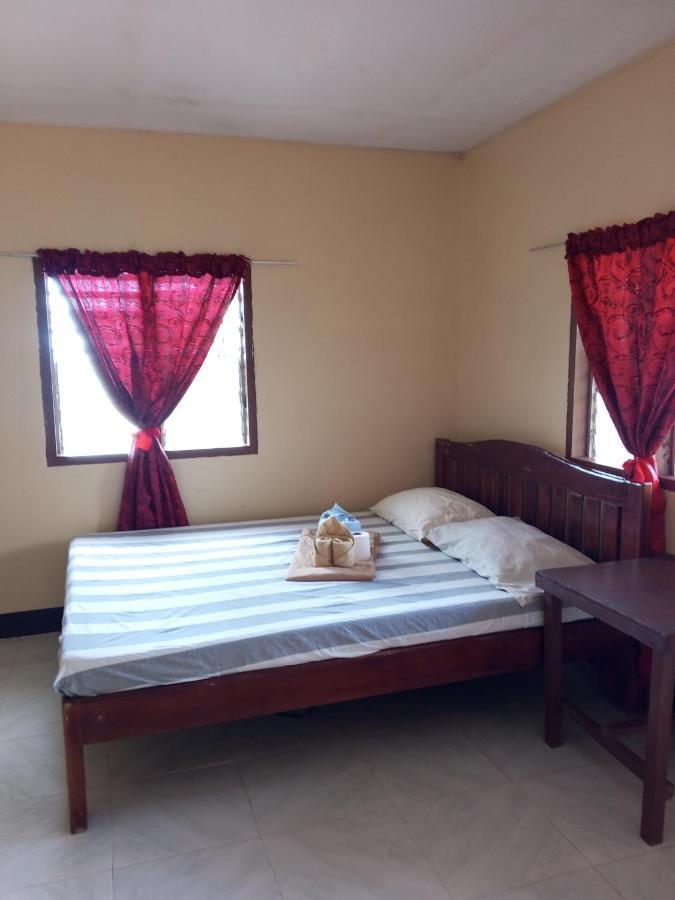 Akoya Beach Park And Cottages Locaroc Ngoại thất bức ảnh