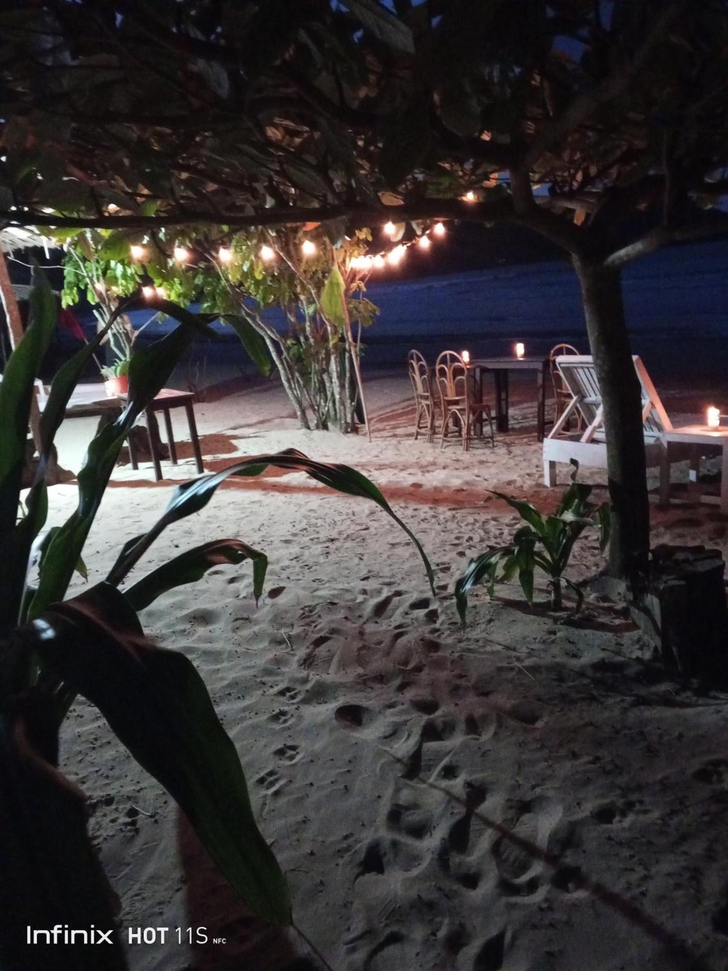 Akoya Beach Park And Cottages Locaroc Ngoại thất bức ảnh