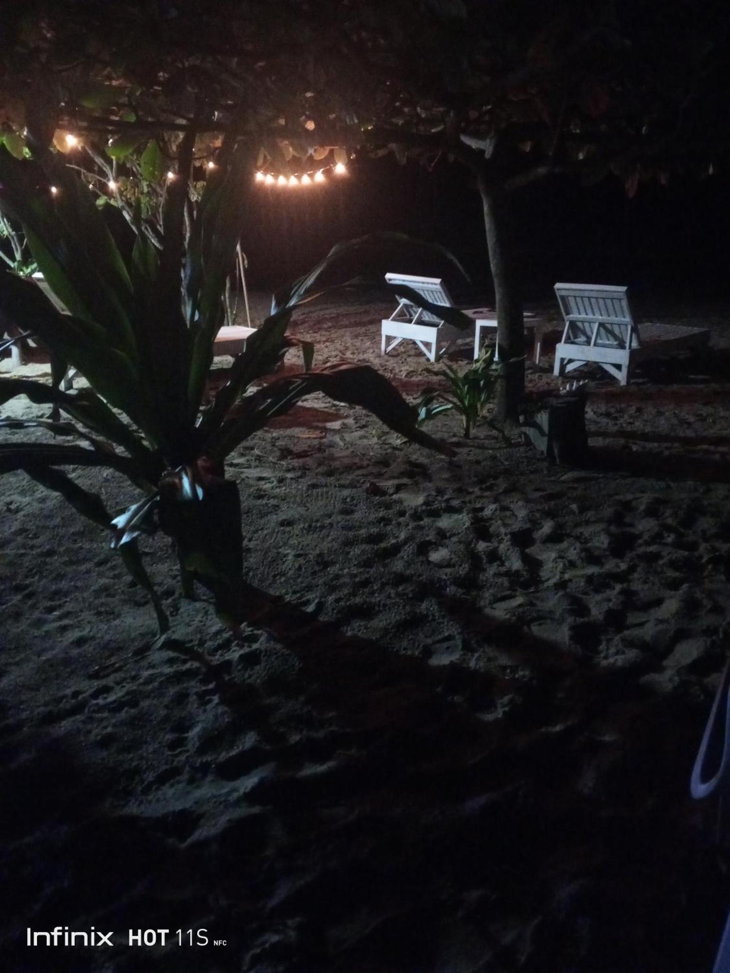 Akoya Beach Park And Cottages Locaroc Ngoại thất bức ảnh