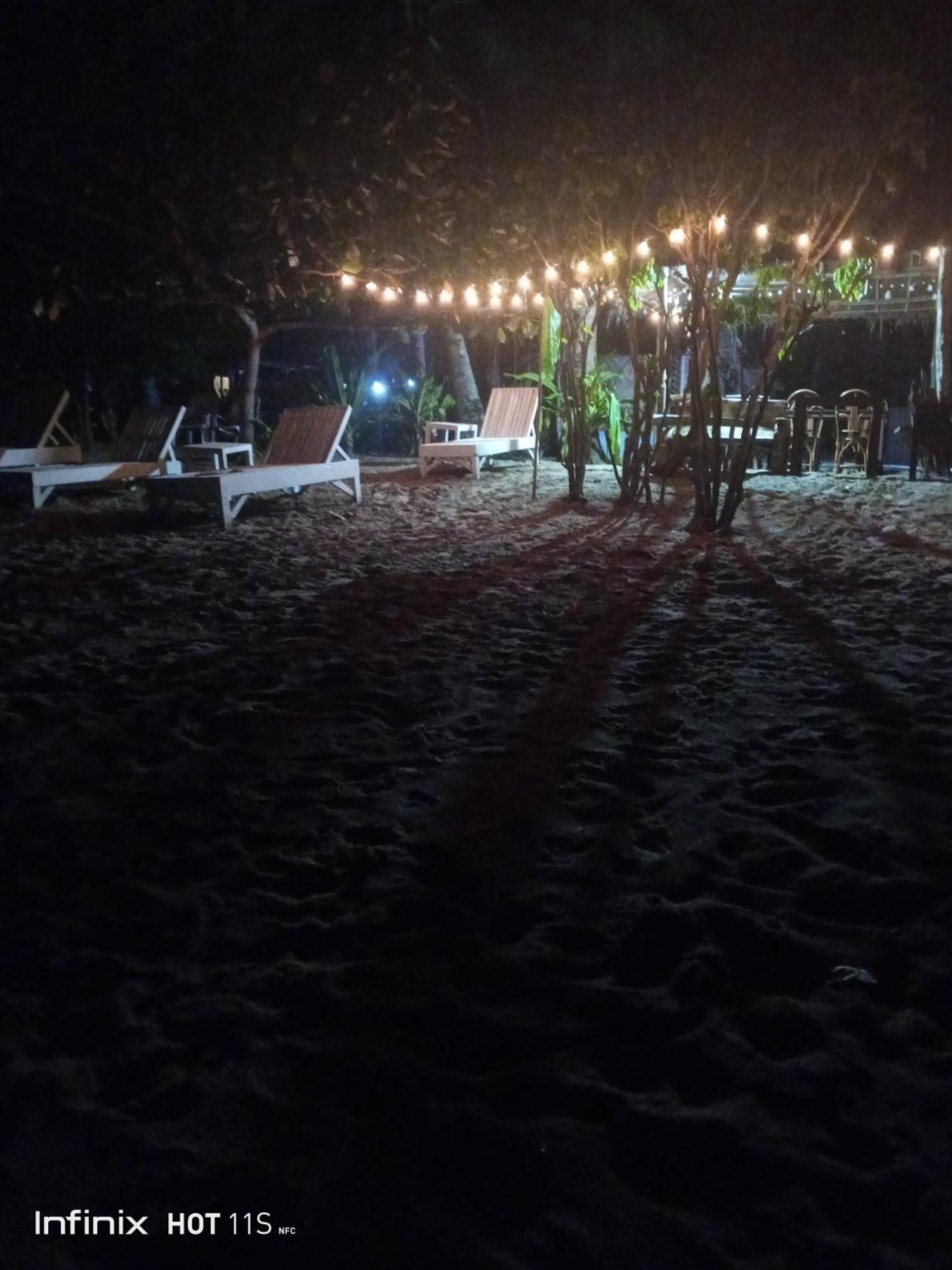 Akoya Beach Park And Cottages Locaroc Ngoại thất bức ảnh
