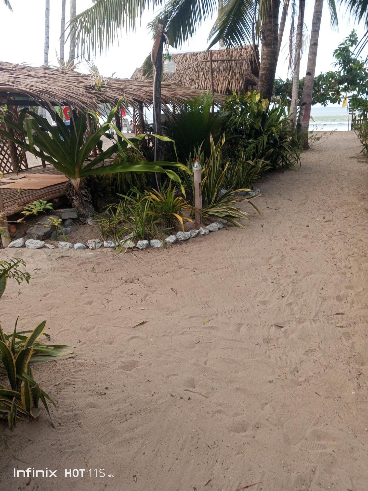 Akoya Beach Park And Cottages Locaroc Ngoại thất bức ảnh